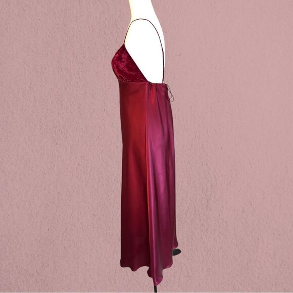 Vintage Silk & Satin burgundy satin and velvet slip dress - Picture 3 of 10